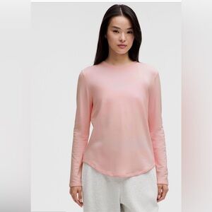 EUC lululemon long sleeve sweater tee size 12 
Dusty mauve color